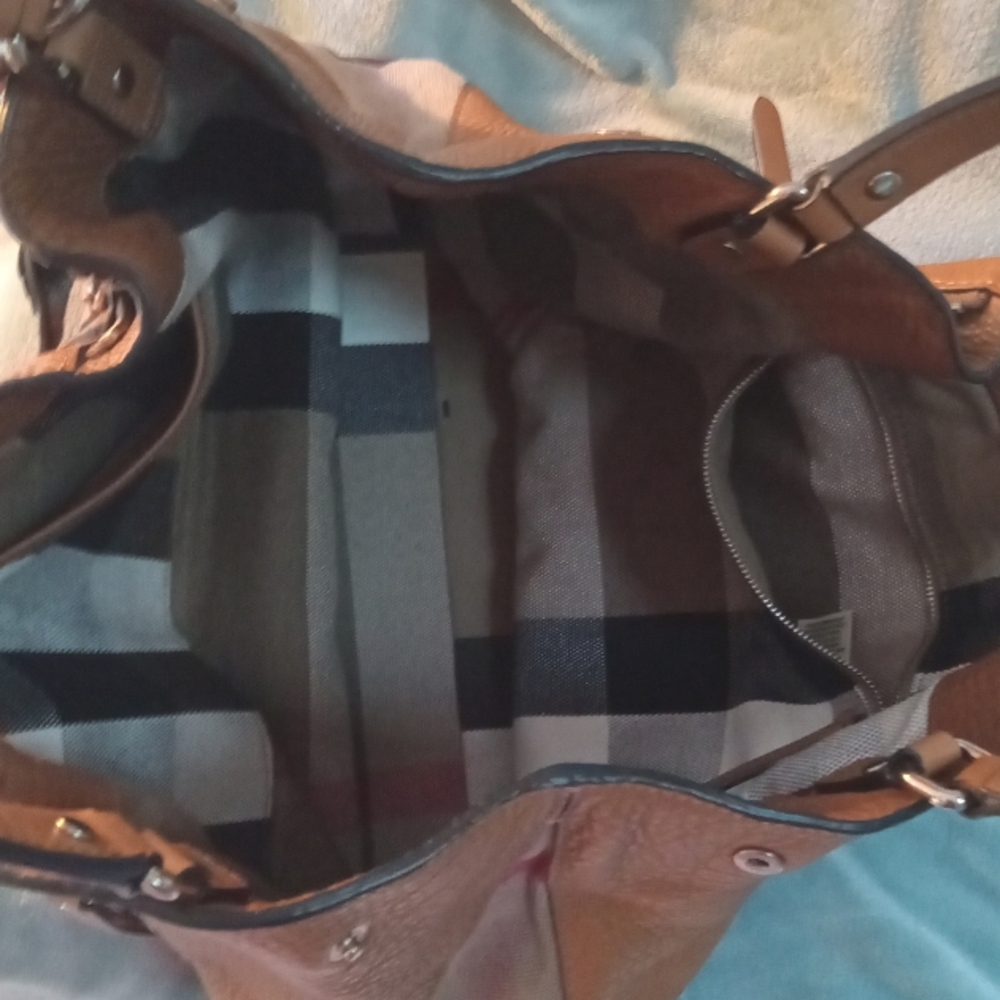 Burberry Maidstone Leather Tote Bag - Picture 11 of 14